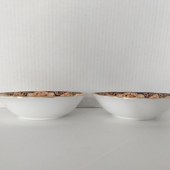 Royal Albert Heirloom Bowls 5.5 Inch - Picture 2 of 5